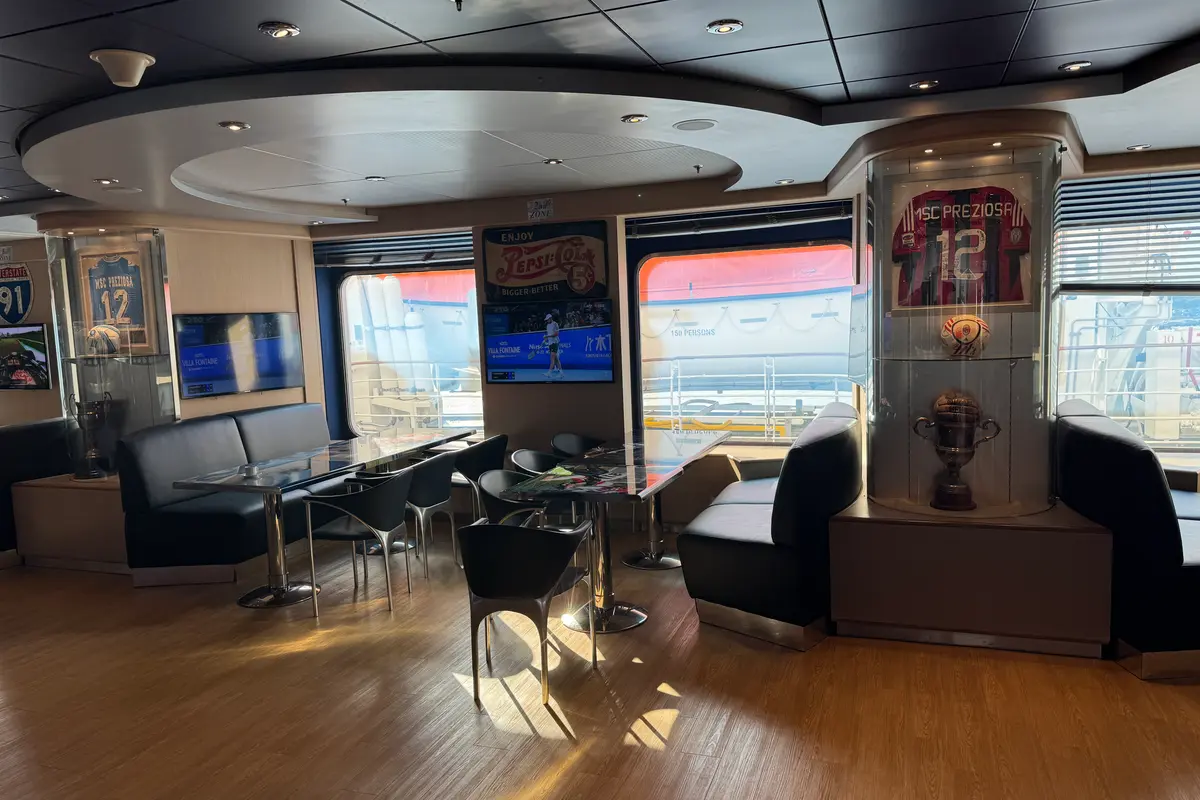 Die Sports Bar an Bord der MSC Preziosa