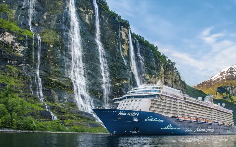 Mein Schiff 4
