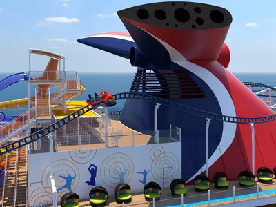 Rendering eines Decks der Carnival Celebration mit rotem Rollercoaster und bunten Wasserrutschen. Blauer Himmel und weites Meer. Ihre Wand in Rot, Weiß, Blau gestaltet.