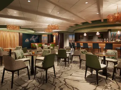 Innenansicht der Sugarcane Bar-Lounge an Bord der Norwegian Encore. Viele Tische und Stühle mit grünen Akzenten, ein Bartresen und moderne Lichtelemente.